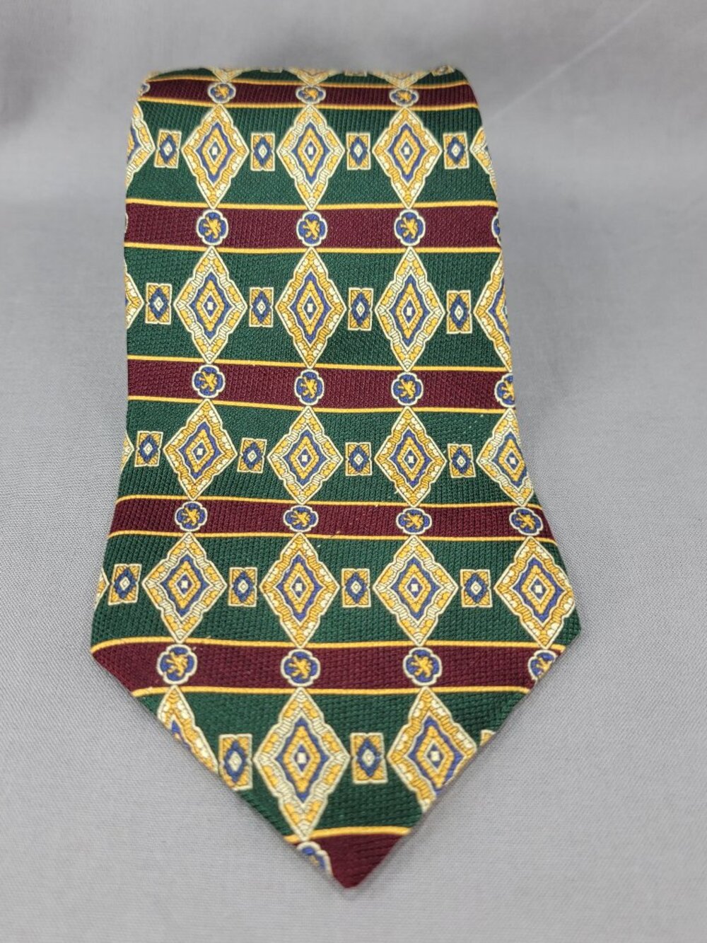 Tommy Hilfiger Necktie Tie Mens Green Burgundy Gold Silk Geometric Shield Crest